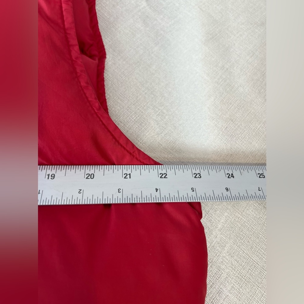 L.L. Bean Red Puffer Vest Size unknown measurement’s in photos - Picture 7 of 10